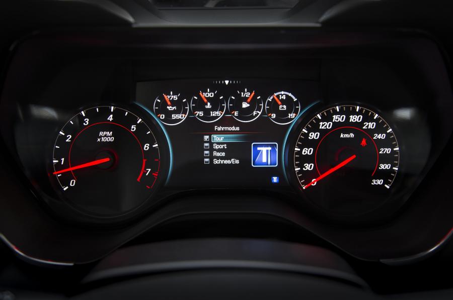  Chevrolet Camaro 50th Anniversary 2016 года  (EU) (фото 13 из 17)
